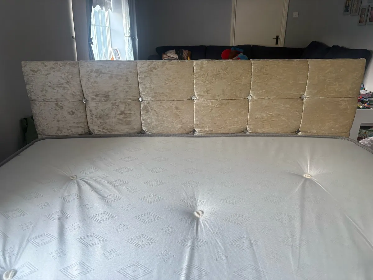 6.5ft x 5ft bed, headboard and mattress - Image 2