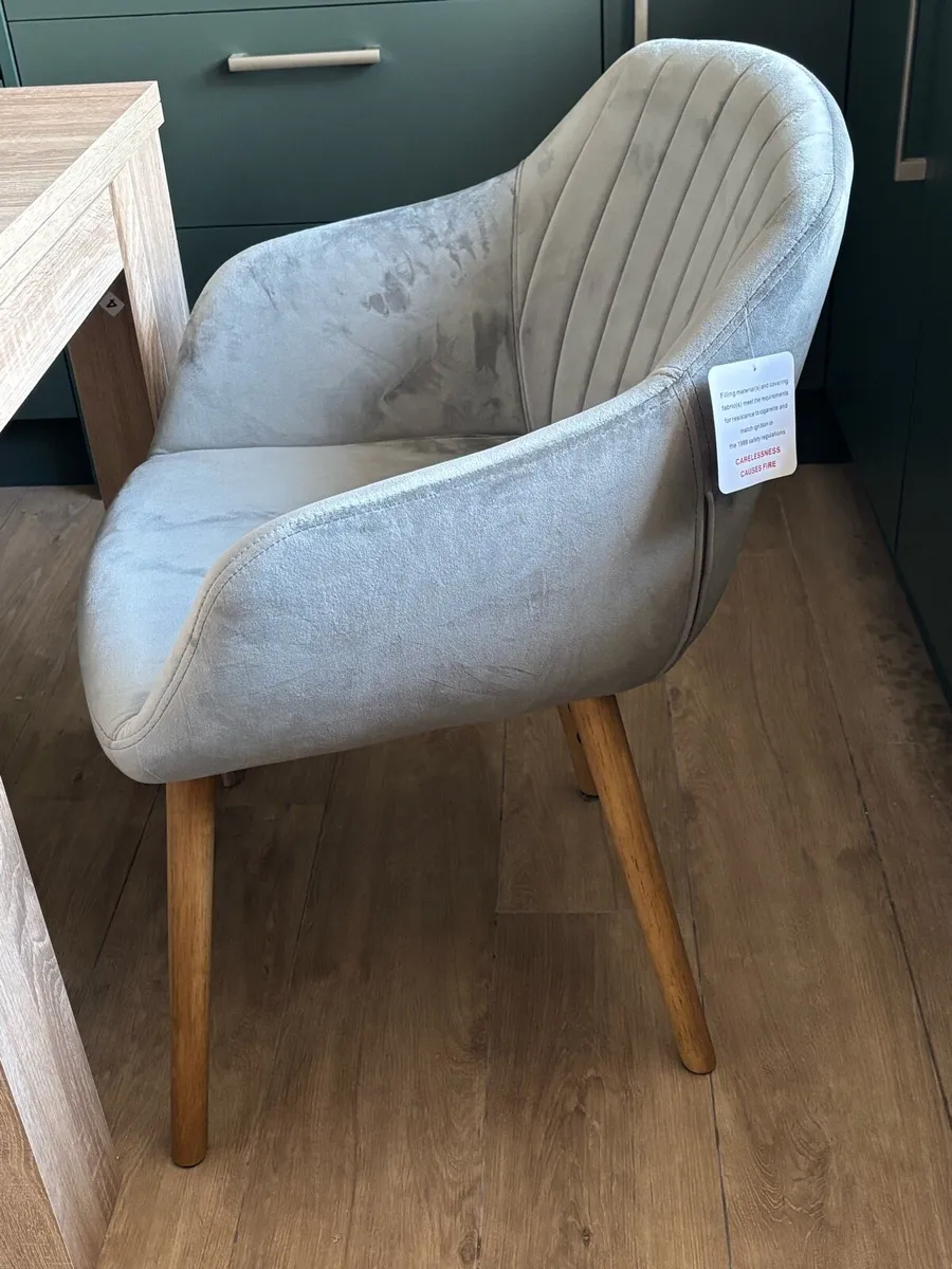 4 chairs - Image 2