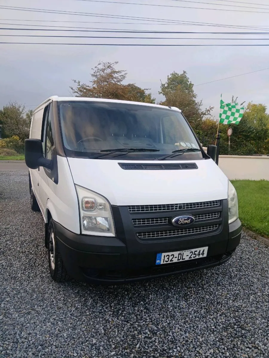 132 Ford Transit ,Doe 04/27 1 owner - Image 2