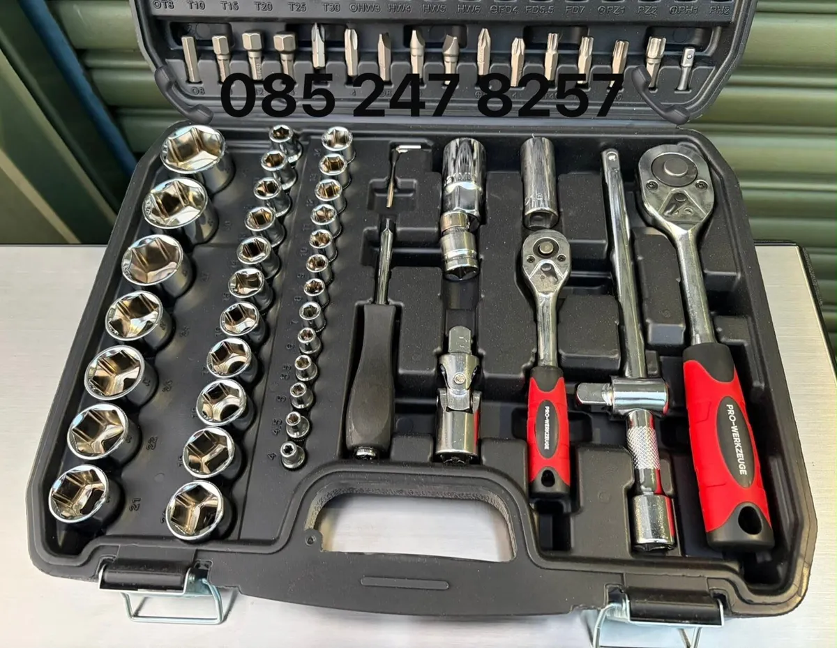 Brand New 100Pc 1/2” & 1/4” Socket Set - Image 2