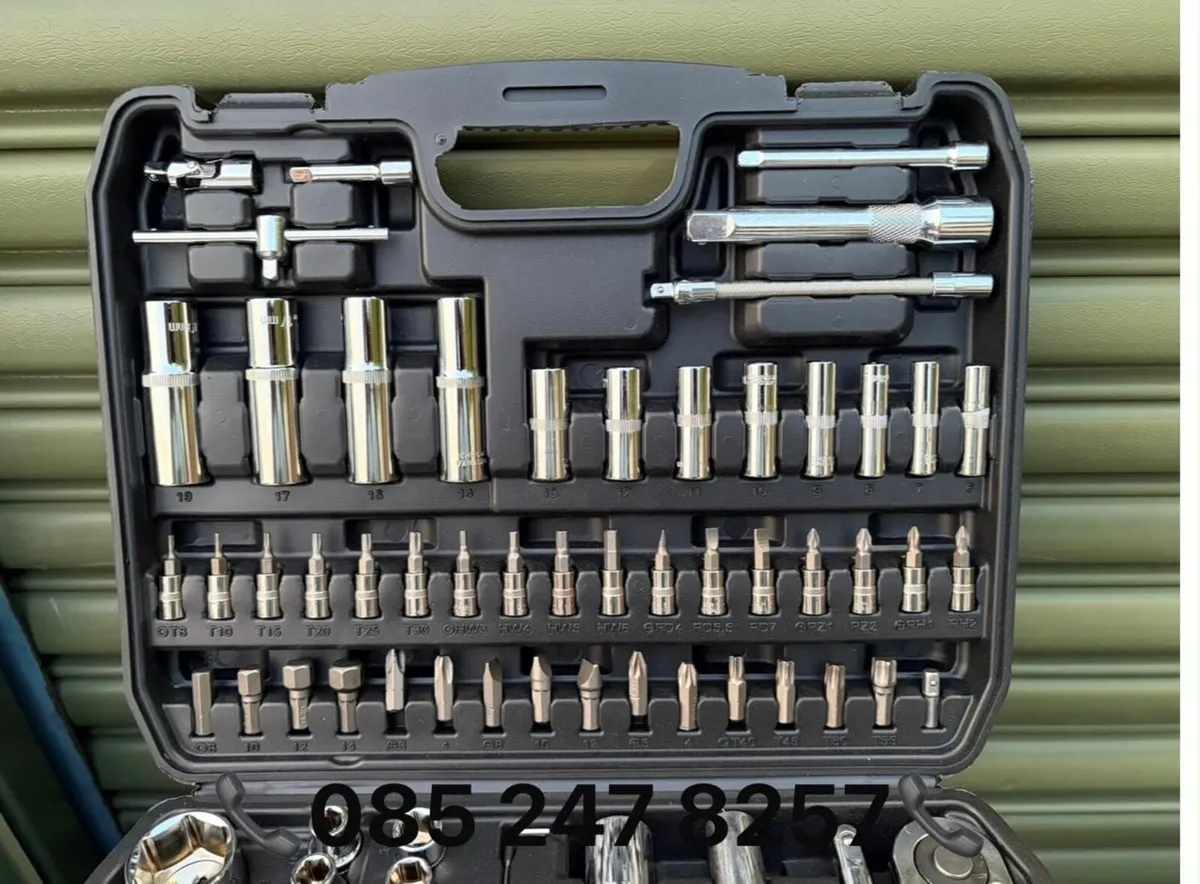 Brand New 100Pc 1/2” & 1/4” Socket Set - Image 3