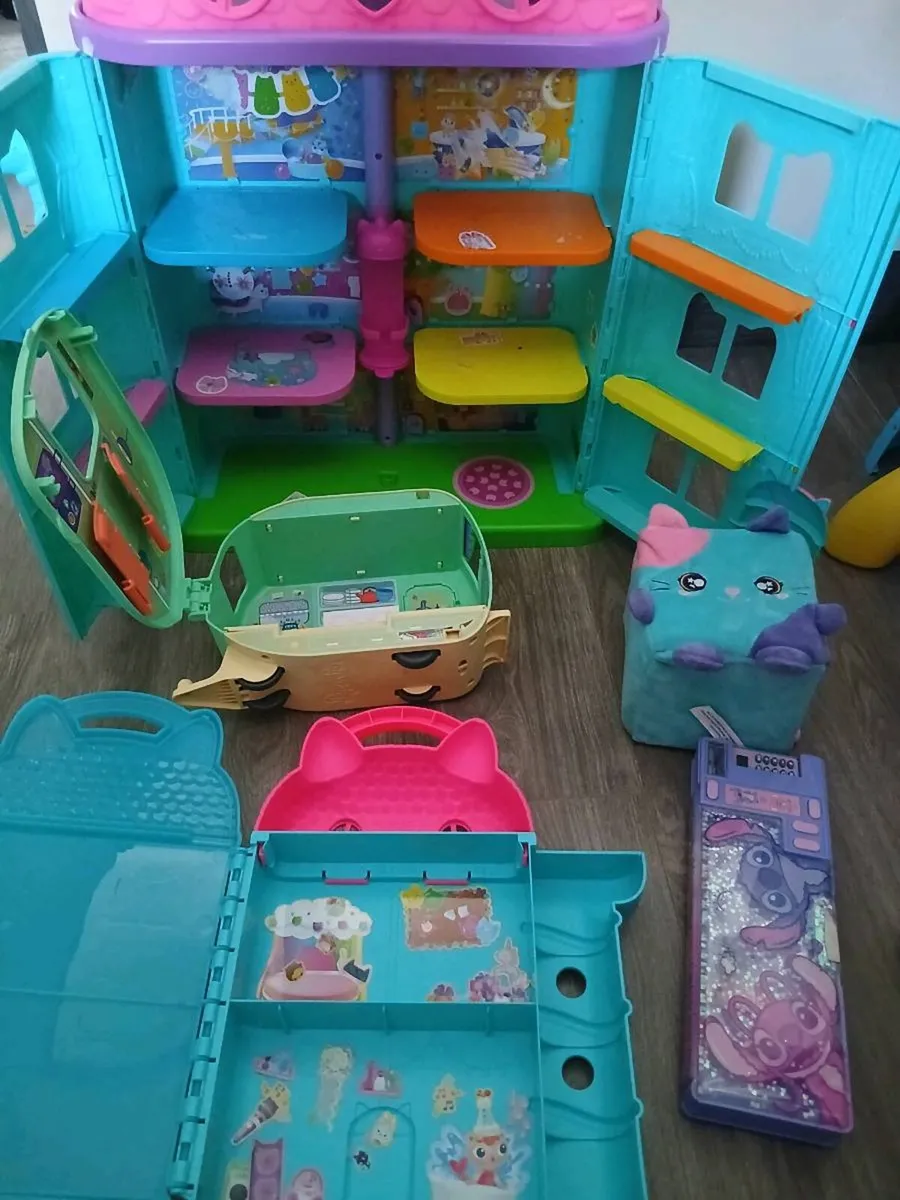 Toys - Image 2