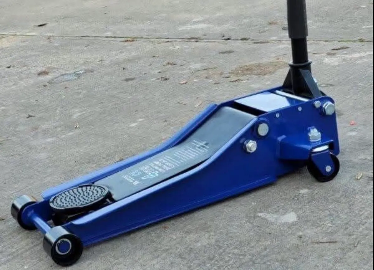 Brand New 4 Ton Low Profile Floor Jack - Image 3