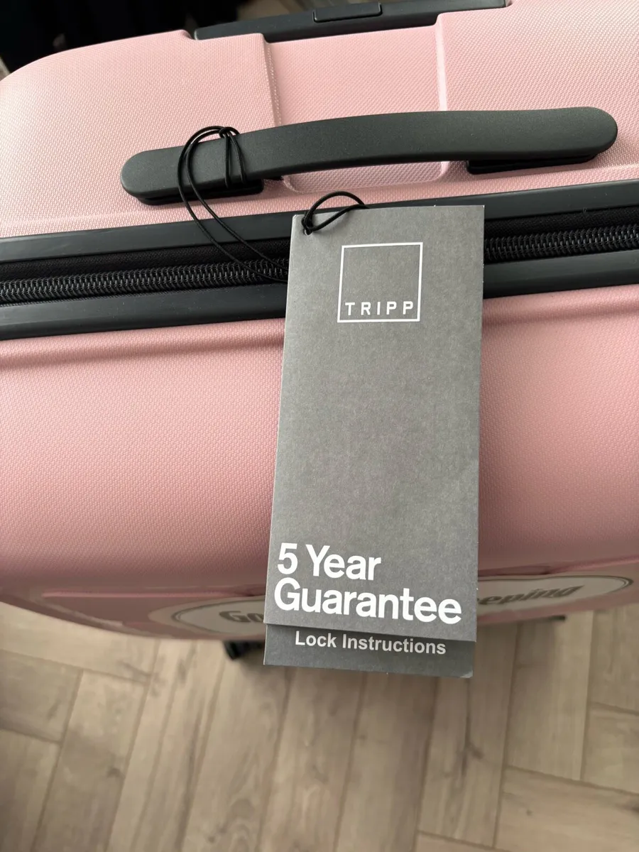 Tripp Holiday 8 Large Pink Suitcase – Brand New - Image 2