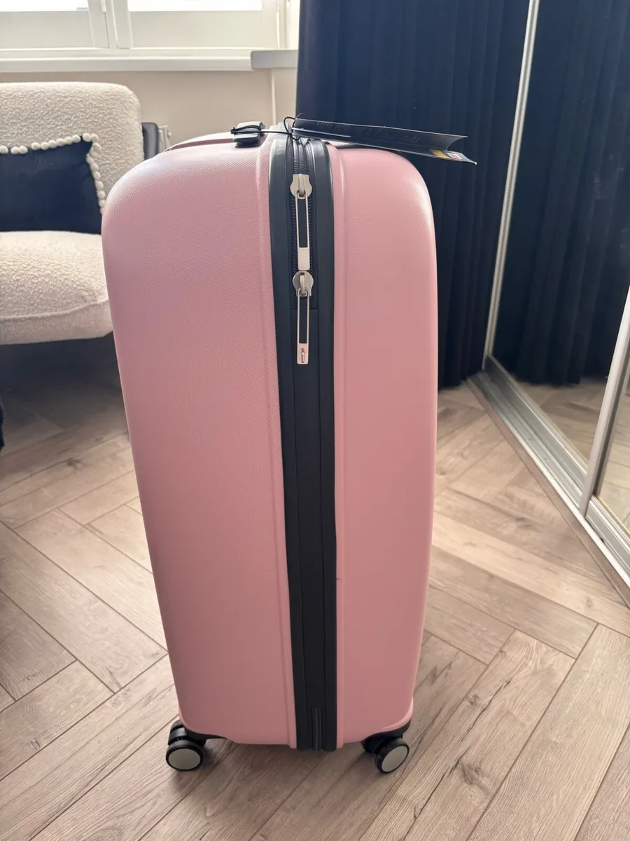 Tripp Holiday 8 Large Pink Suitcase – Brand New - Image 4