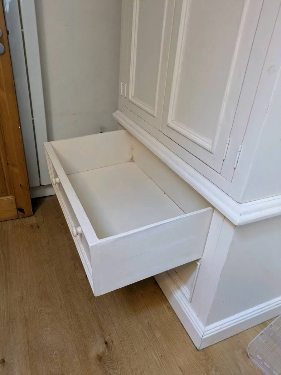 Wardrobe - Image 3