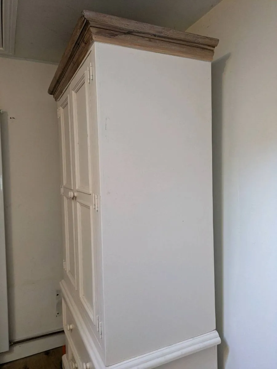 Wardrobe - Image 4