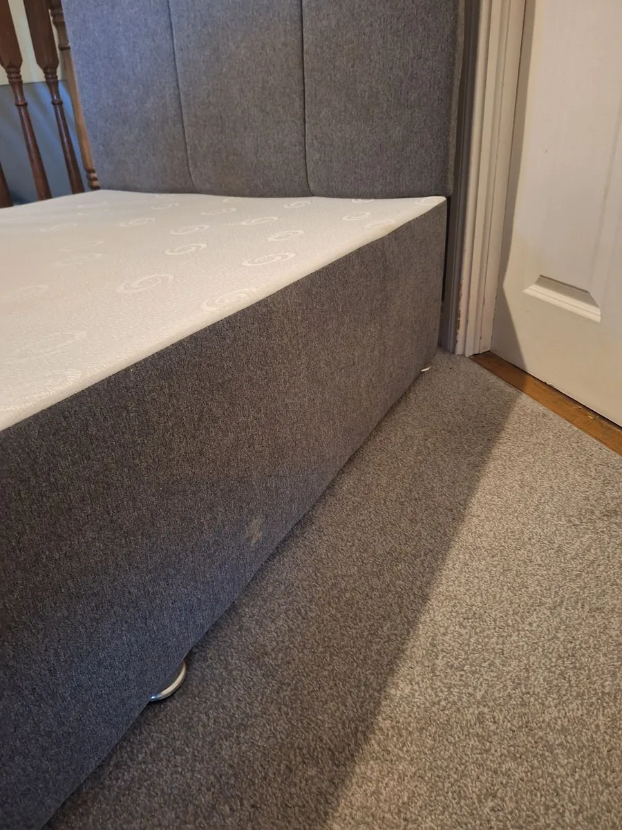 Single bed - Image 2