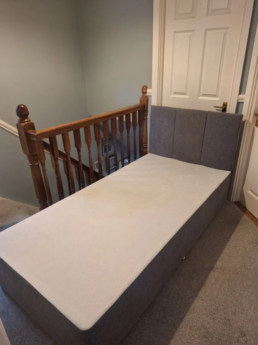 Single bed - Image 1