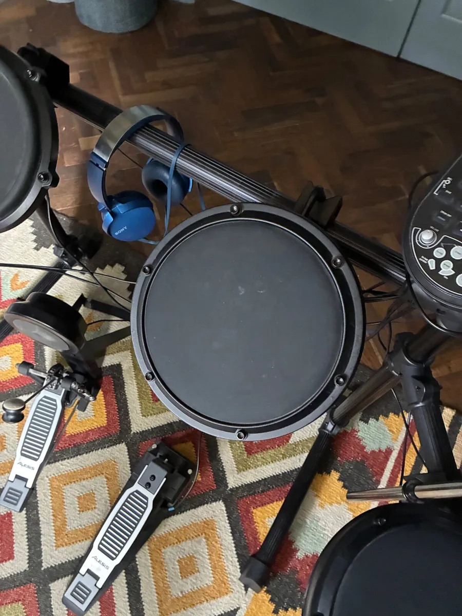Alesis Drum Kit (DM6 Drum Module) - Image 3
