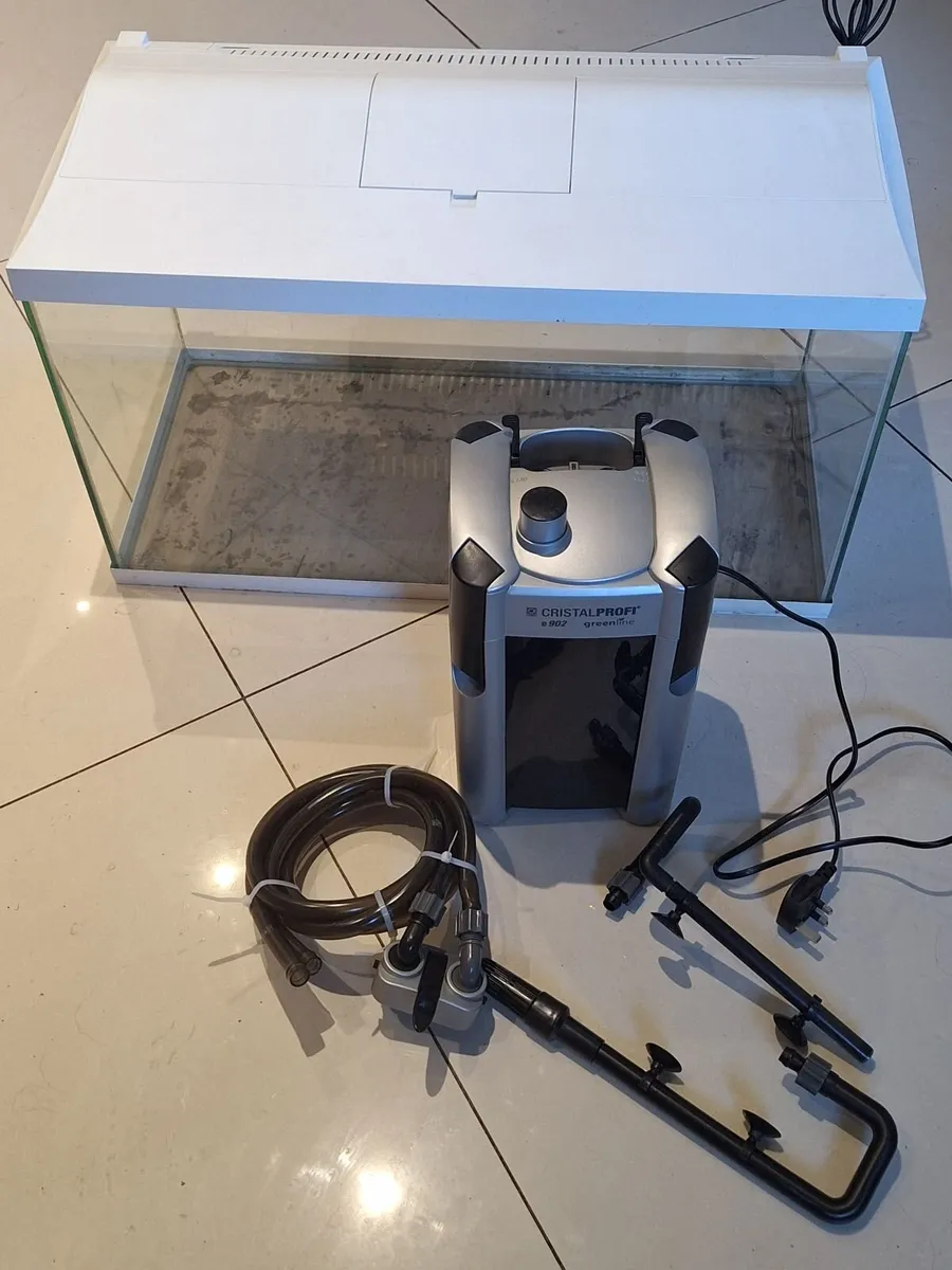 Aquarium. 130 litre tank and under tank filter - Image 2