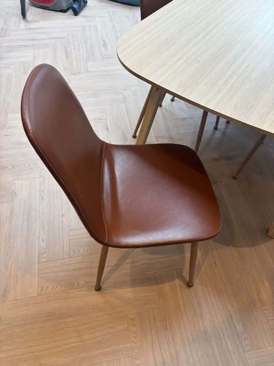 Table & 6 Chairs - Image 4