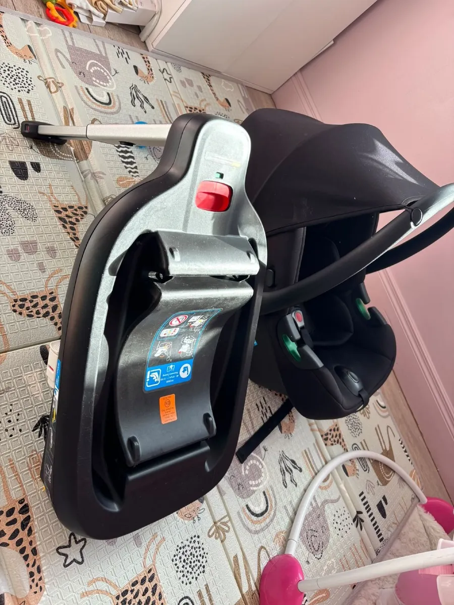 Car seat - Image 1