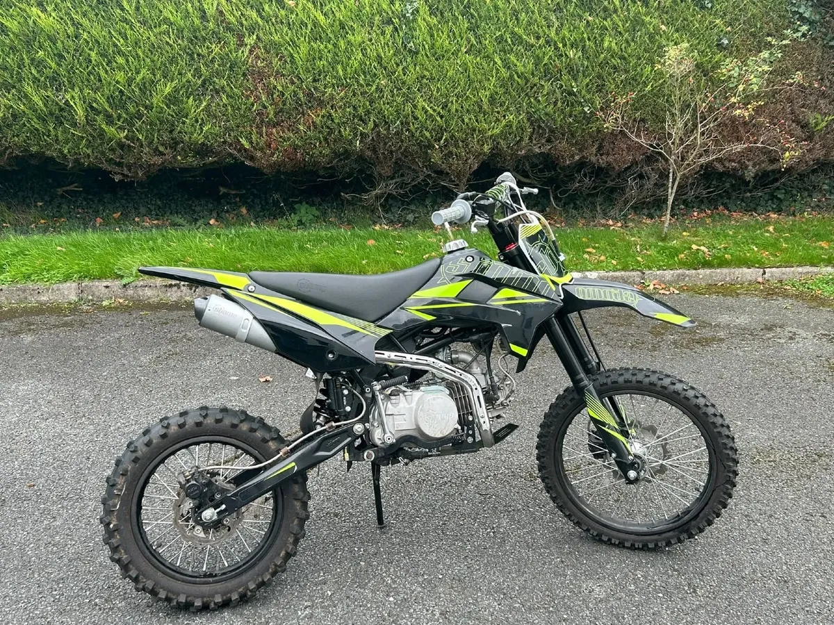 2021 Stomp Z3 140cc Big Wheel Pit Bike - Image 2