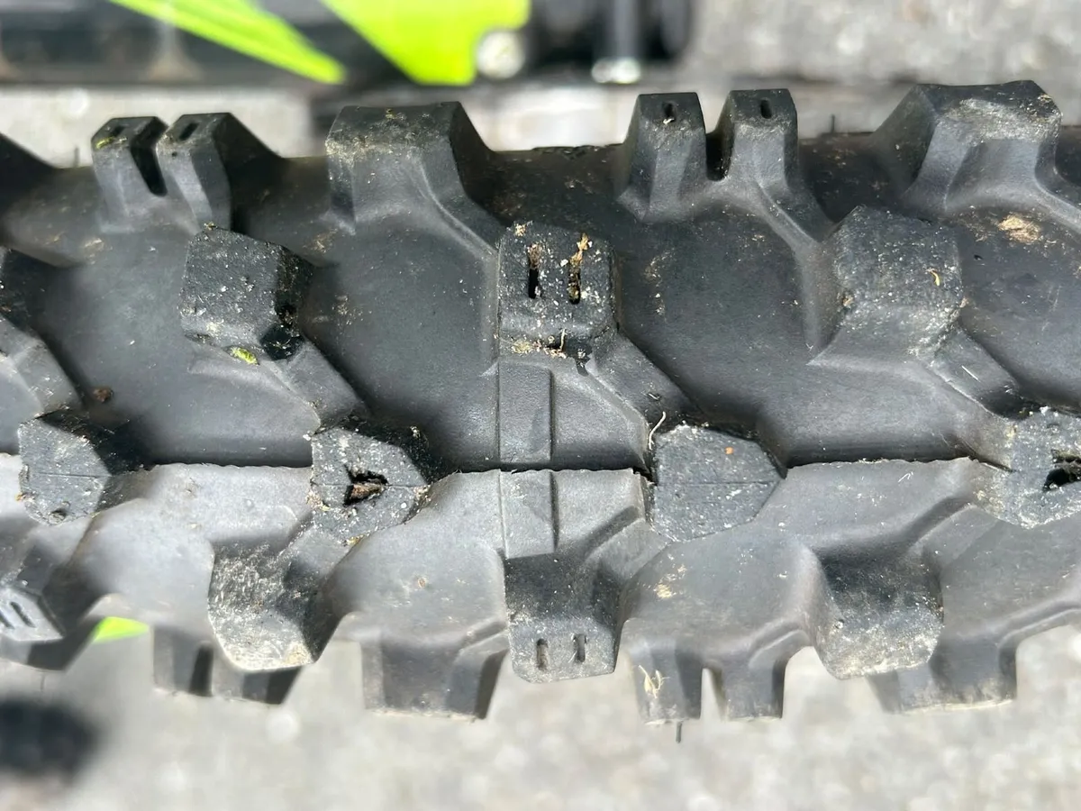 2021 Stomp Z3 140cc Big Wheel Pit Bike - Image 3
