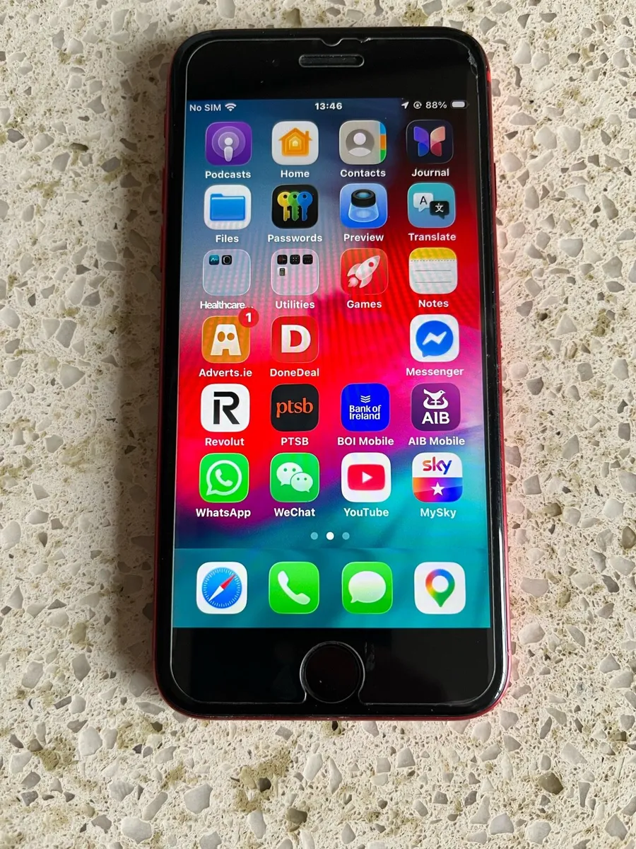 iPhone SE   64GB - Image 1