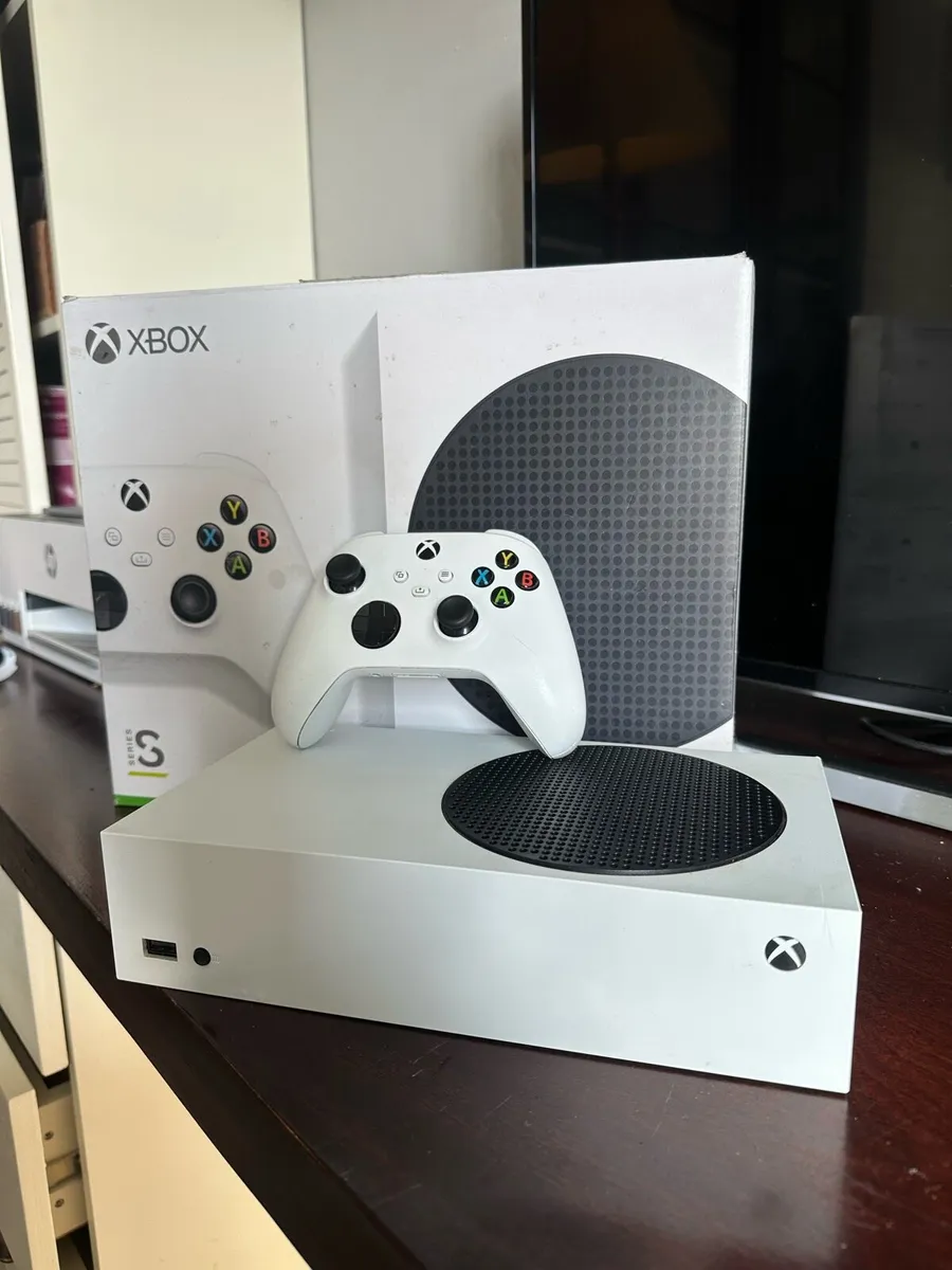 Xbox Series S - Image 1