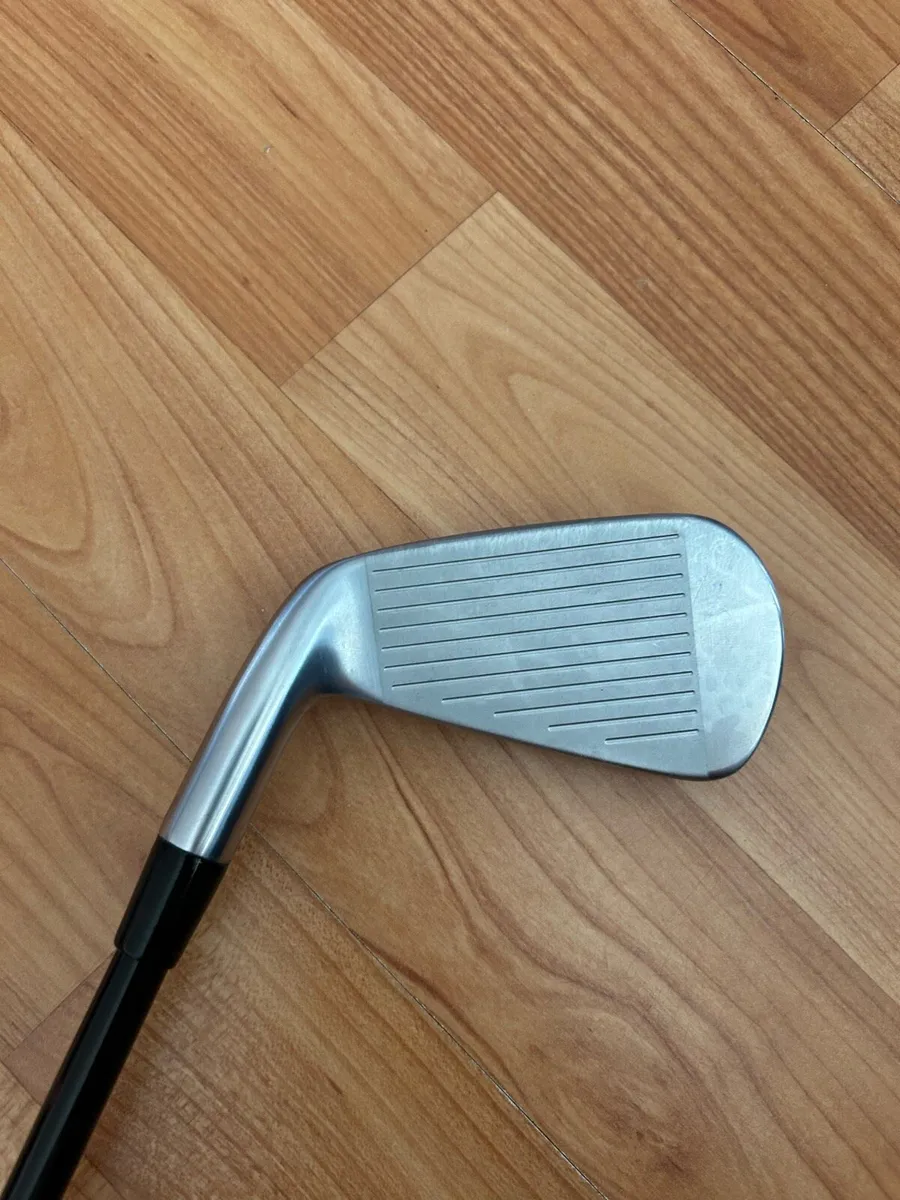 Titleist T250U 2 iron - Image 3