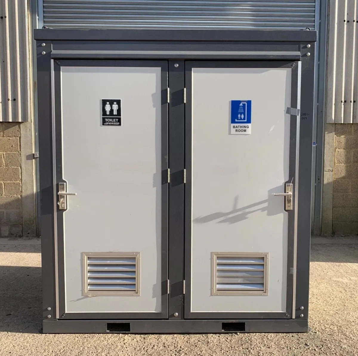 New 2026 Toilet & Shower Block **Online Auction** - Image 1