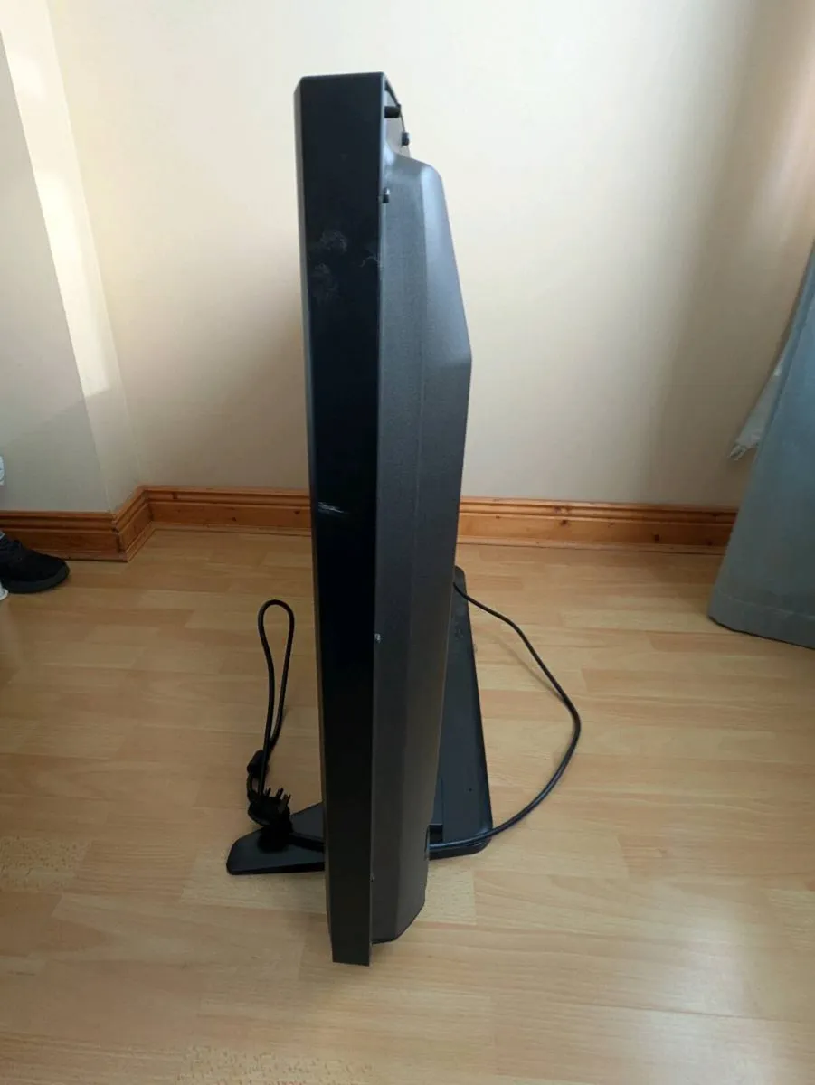 Panasonic VIERA TV - Image 2