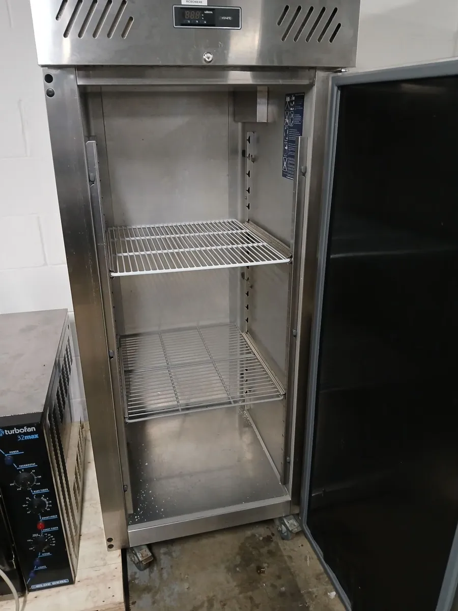 Commercial stainless steel fridge chilled - Image 3