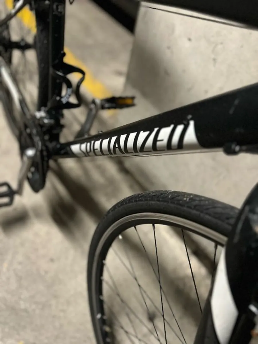 Specialized sirrus Road bike - Image 4