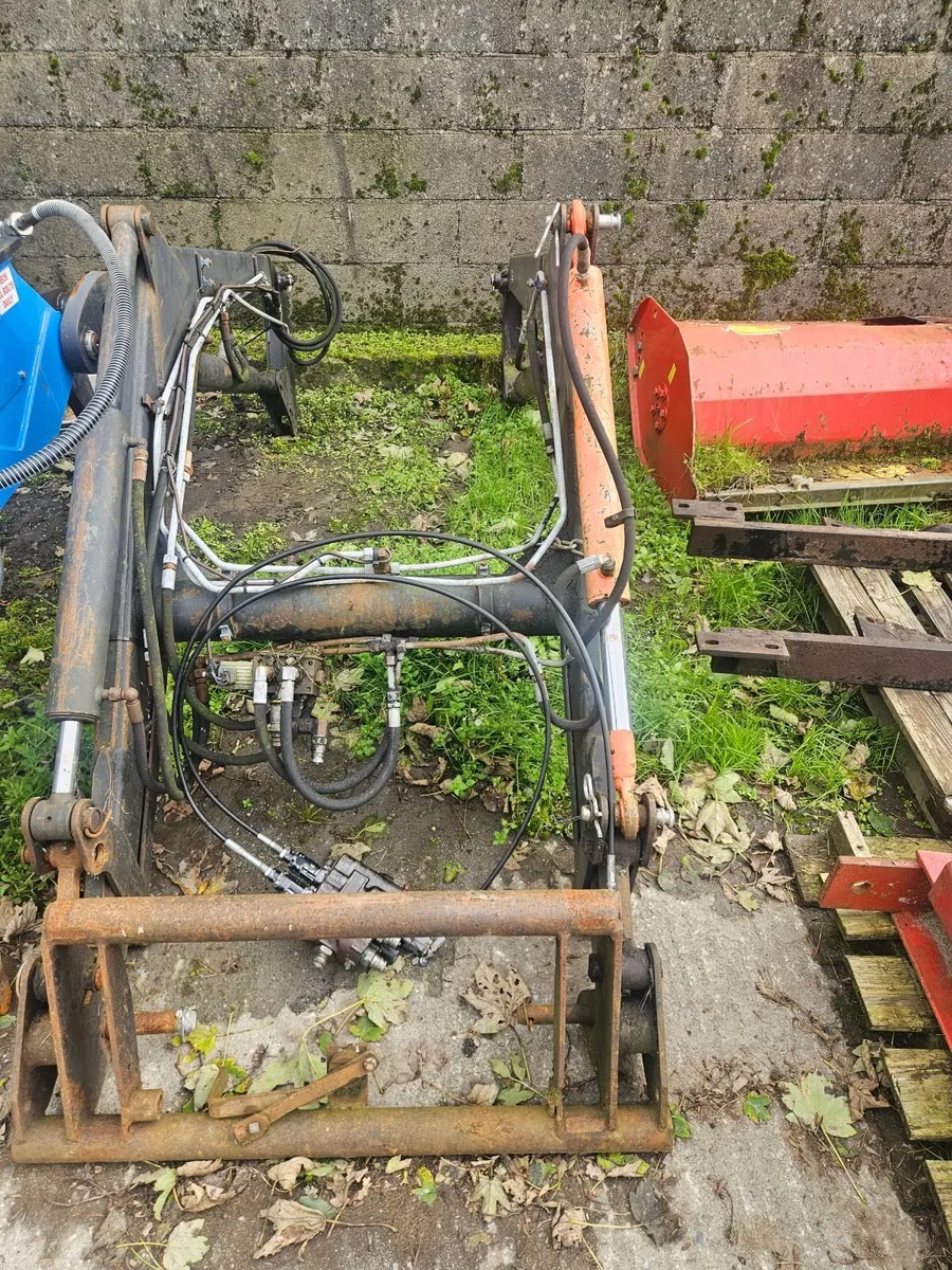 Trima loader & brackets for fiat 88-94 - Image 1