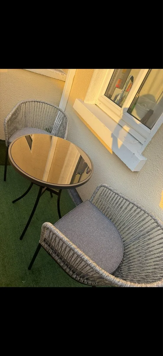 Outdoor dining table and chairs