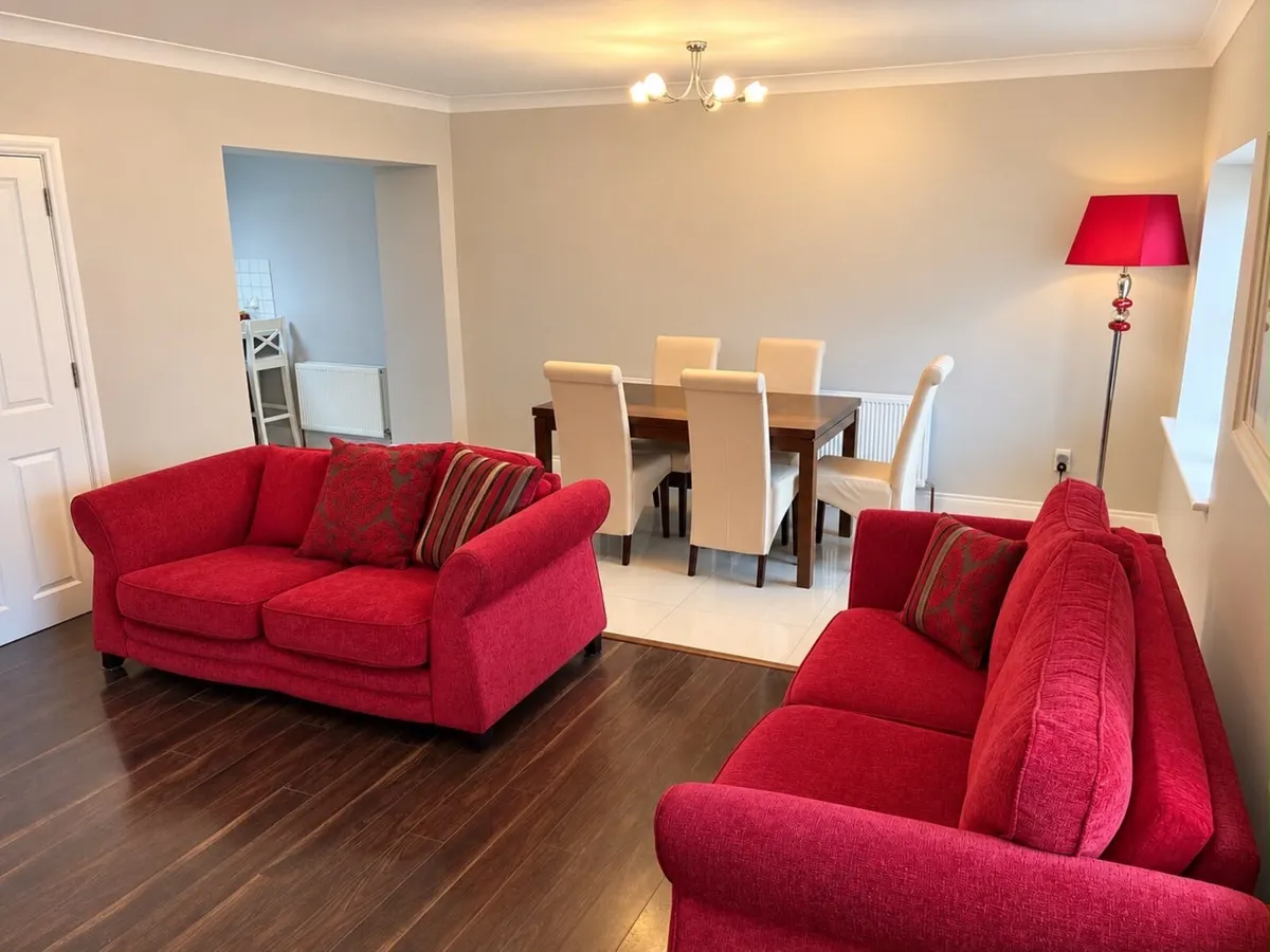 3 Bed Cottage - Image 3