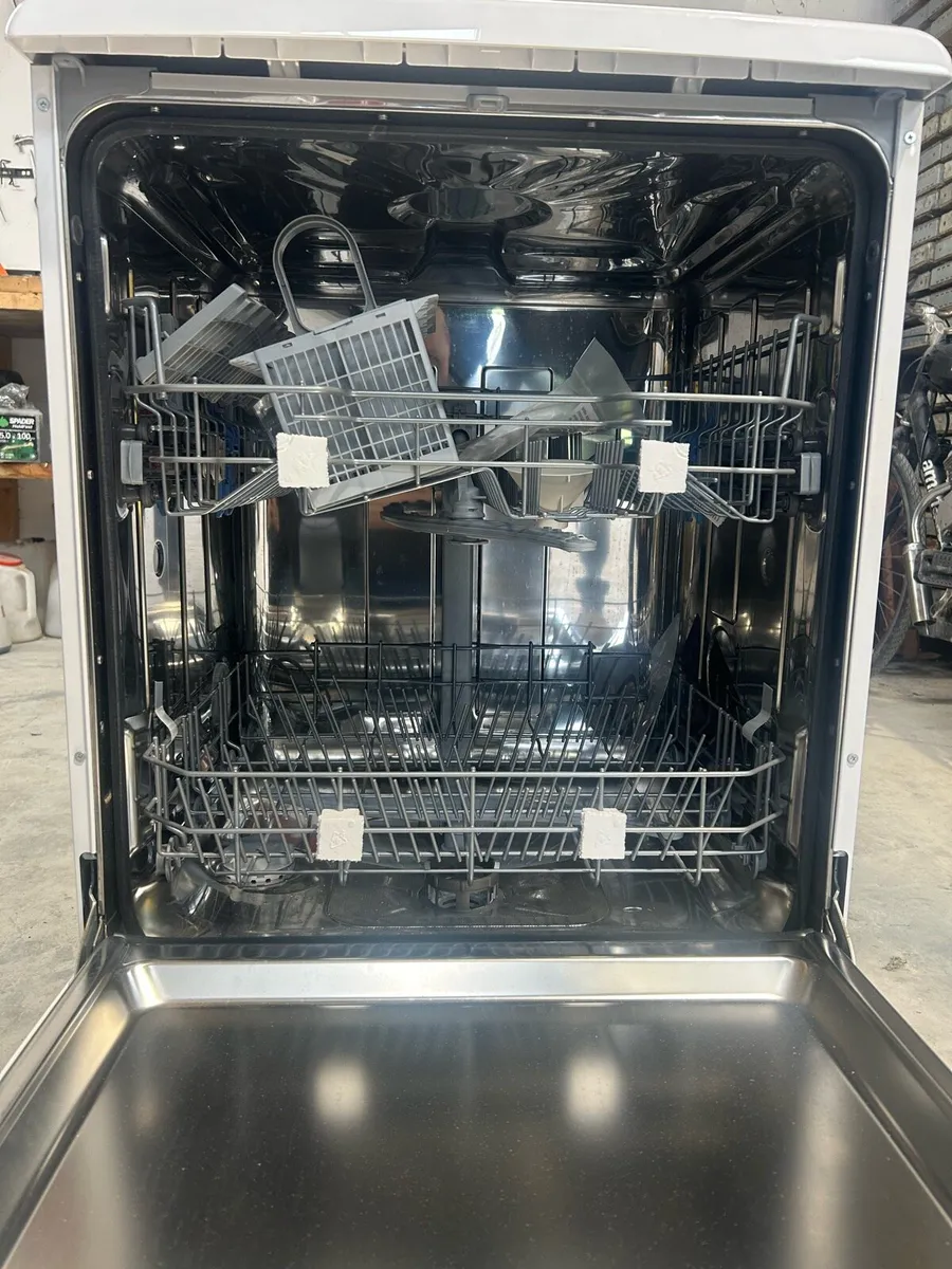 Dishwasher - Image 2