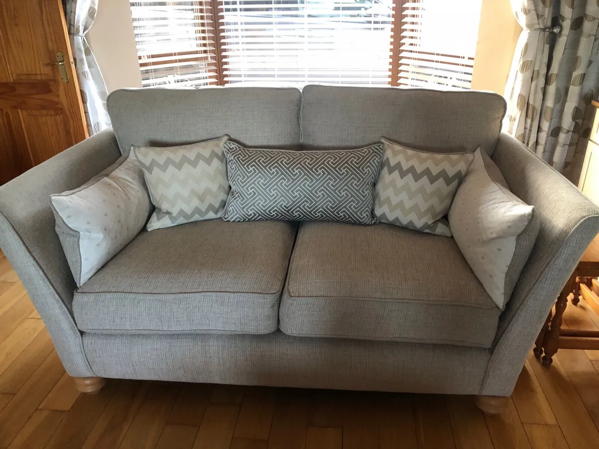 Beautiful large 2 seater Sofa - Image 1