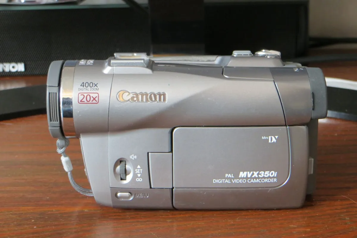 Canon MVX 350i mini DV camcorder - Image 1