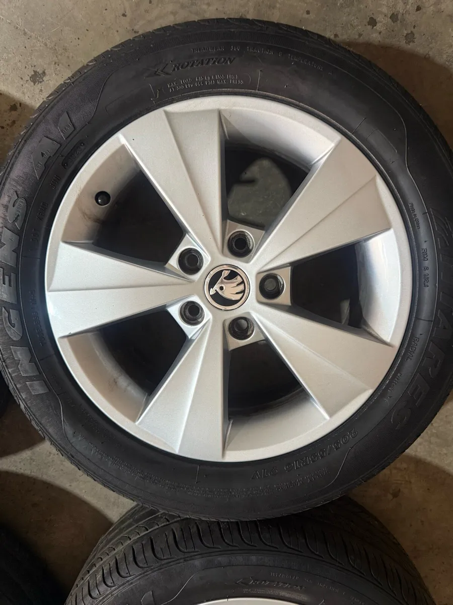Skoda set of wheels for sale - Image 4