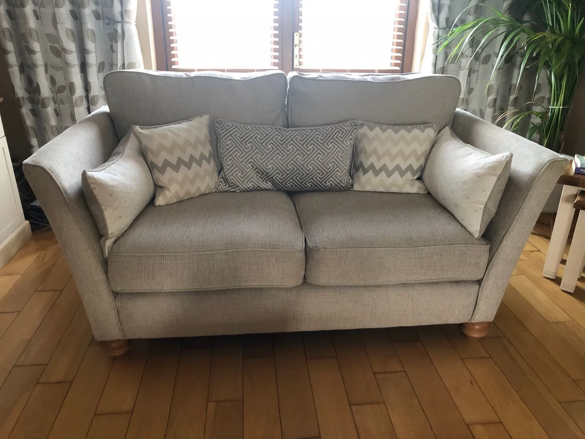 Lovely large 2 seater Sofa - Image 2