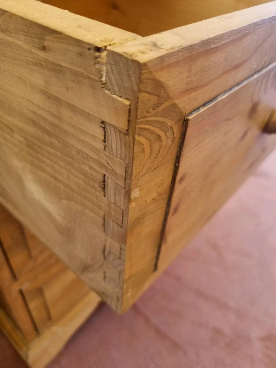 2 Keen Pine Bedside Lockers - Image 4
