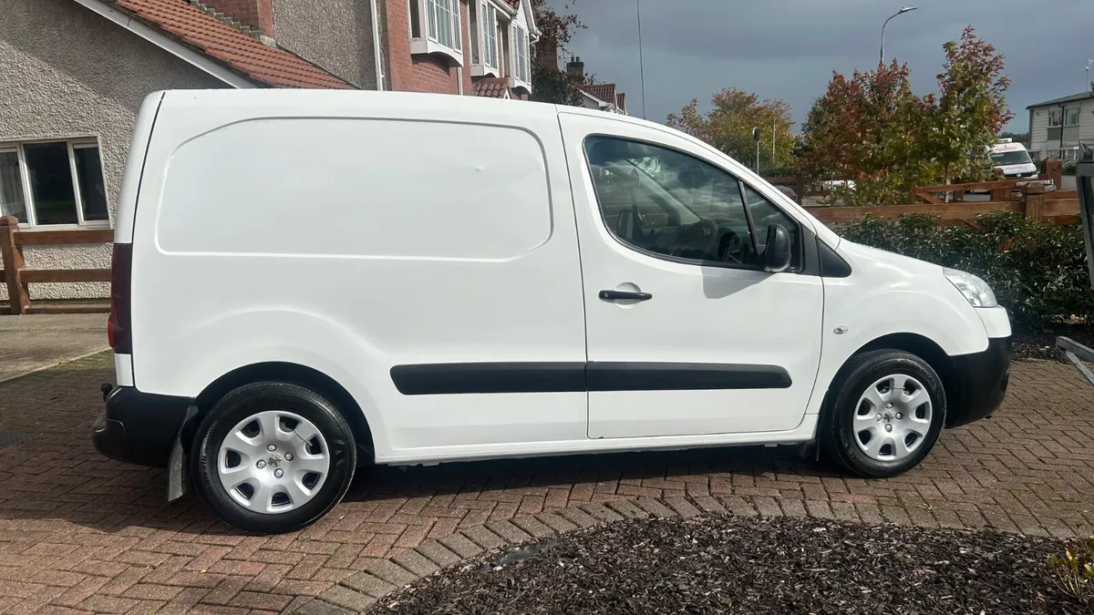 Peugeot Partner 1.6 hdi 2014 (Doe 02/27) - Image 2