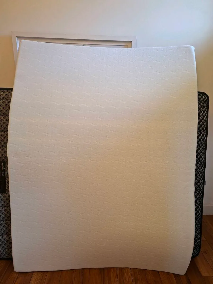 JYSK King Size Mattress Topper New 649 euro - Image 2