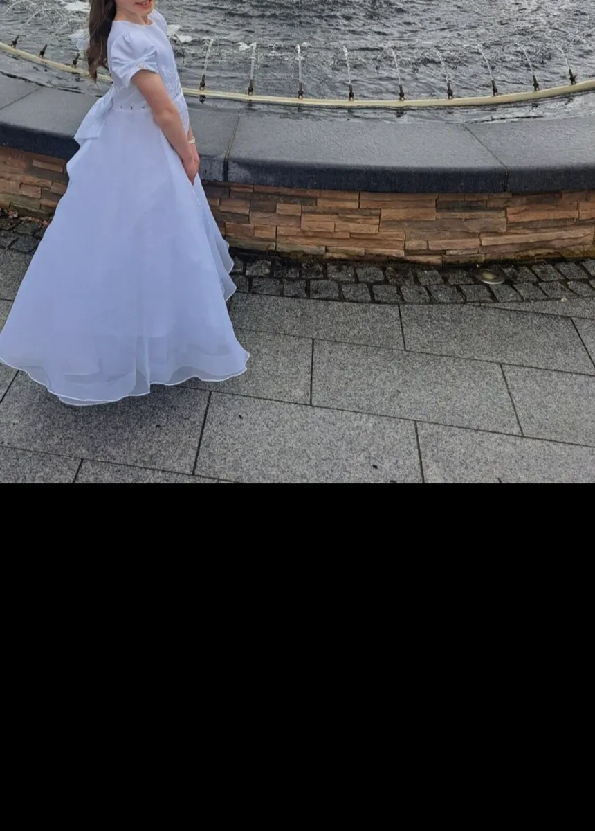 Communion dress - Image 4