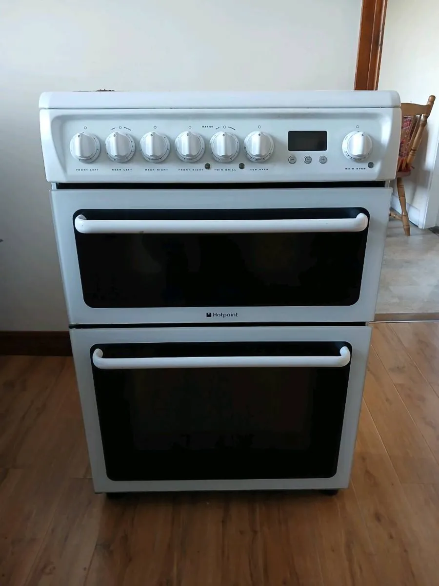 Electric free standing cooker - Image 1