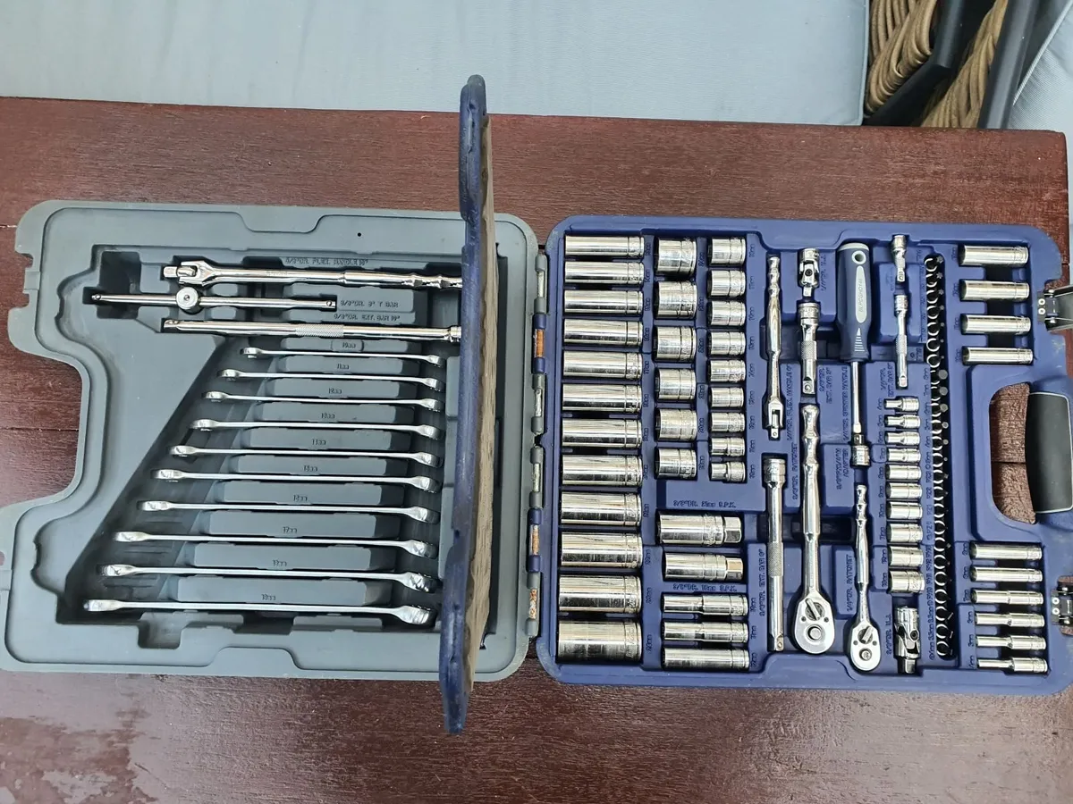 Blue Point/ Snap-On 3/8" + 1/4" Ratchet Socket Set - Image 1