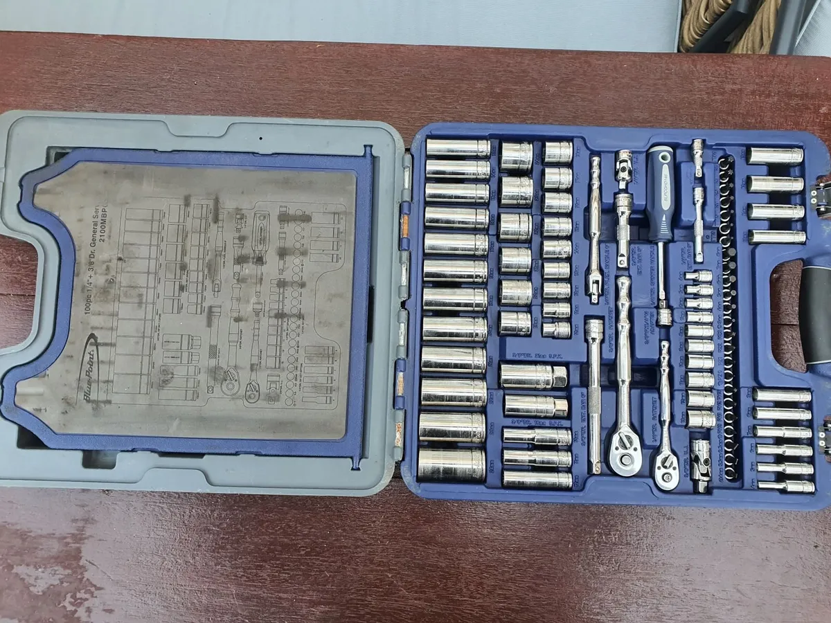 Blue Point/ Snap-On 3/8" + 1/4" Ratchet Socket Set - Image 2