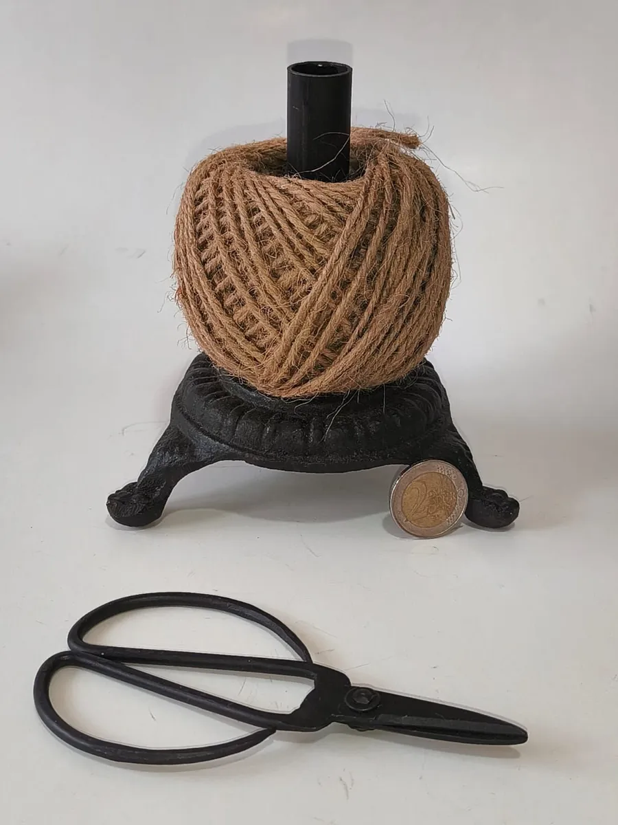 Cast Iron Twine Holder with Vintage Style Scissors - Image 3