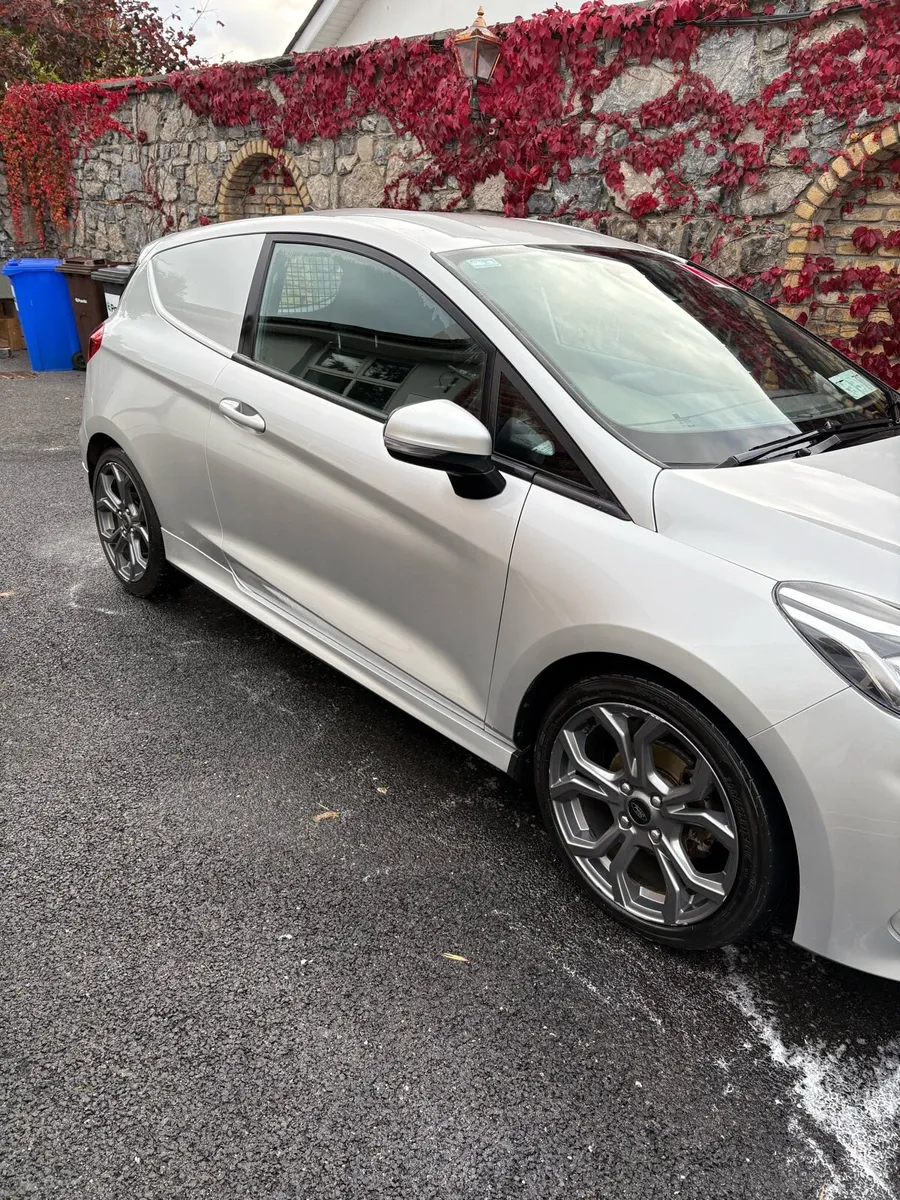 2021 Ford Fiesta Van - Image 2