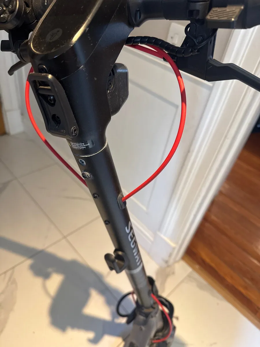 Segway F3 PRO E Scooter - Image 1