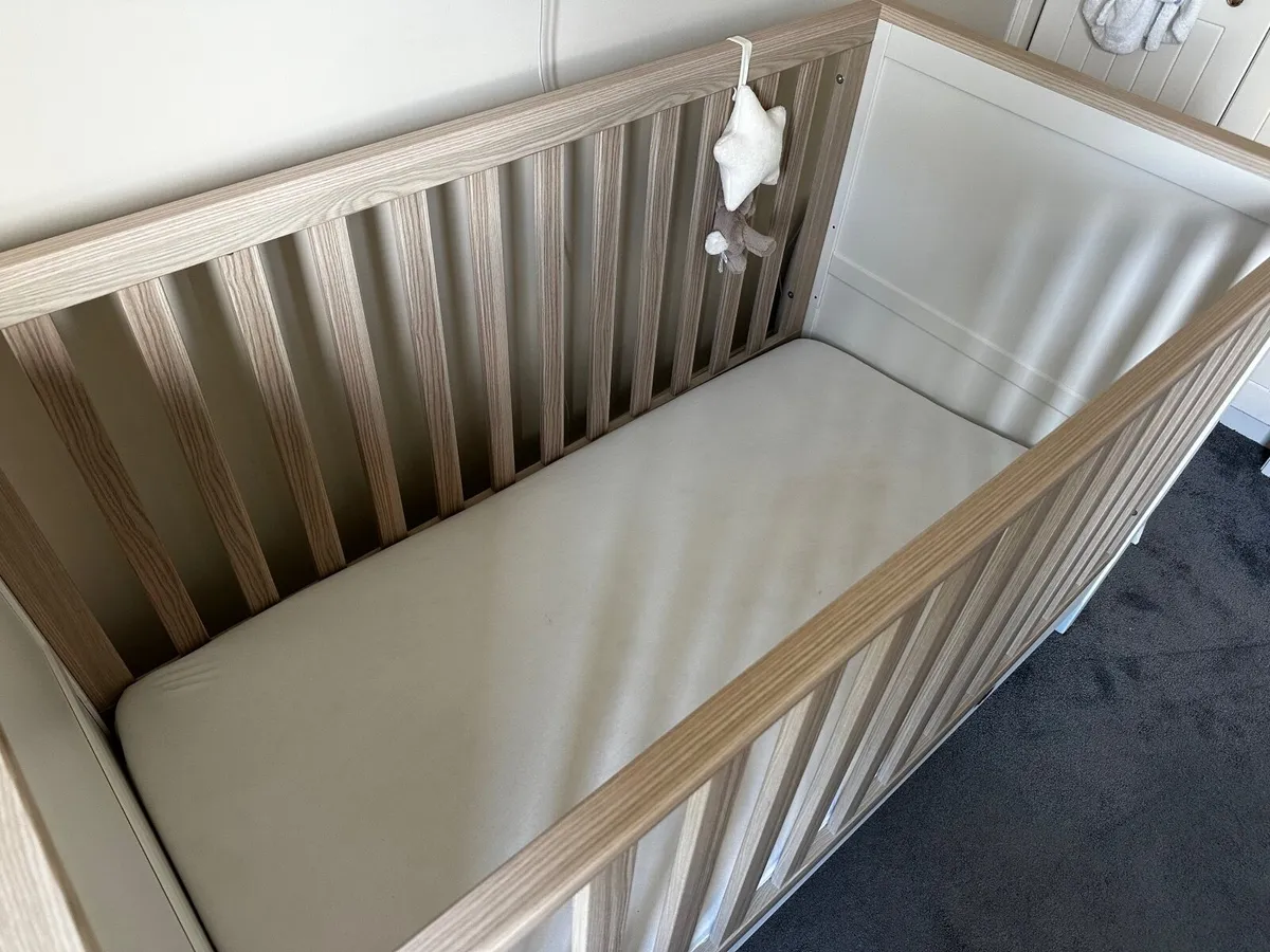Baby cot - Image 3