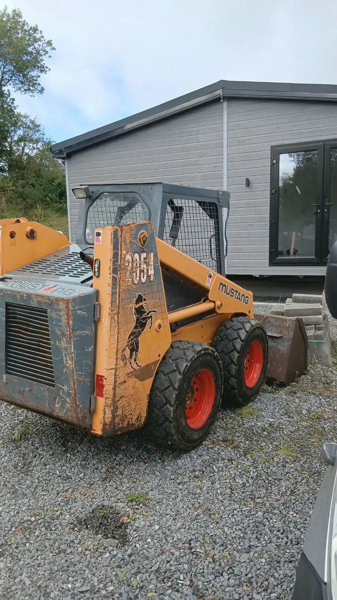 Bobcat Mustang 2006 - Image 2