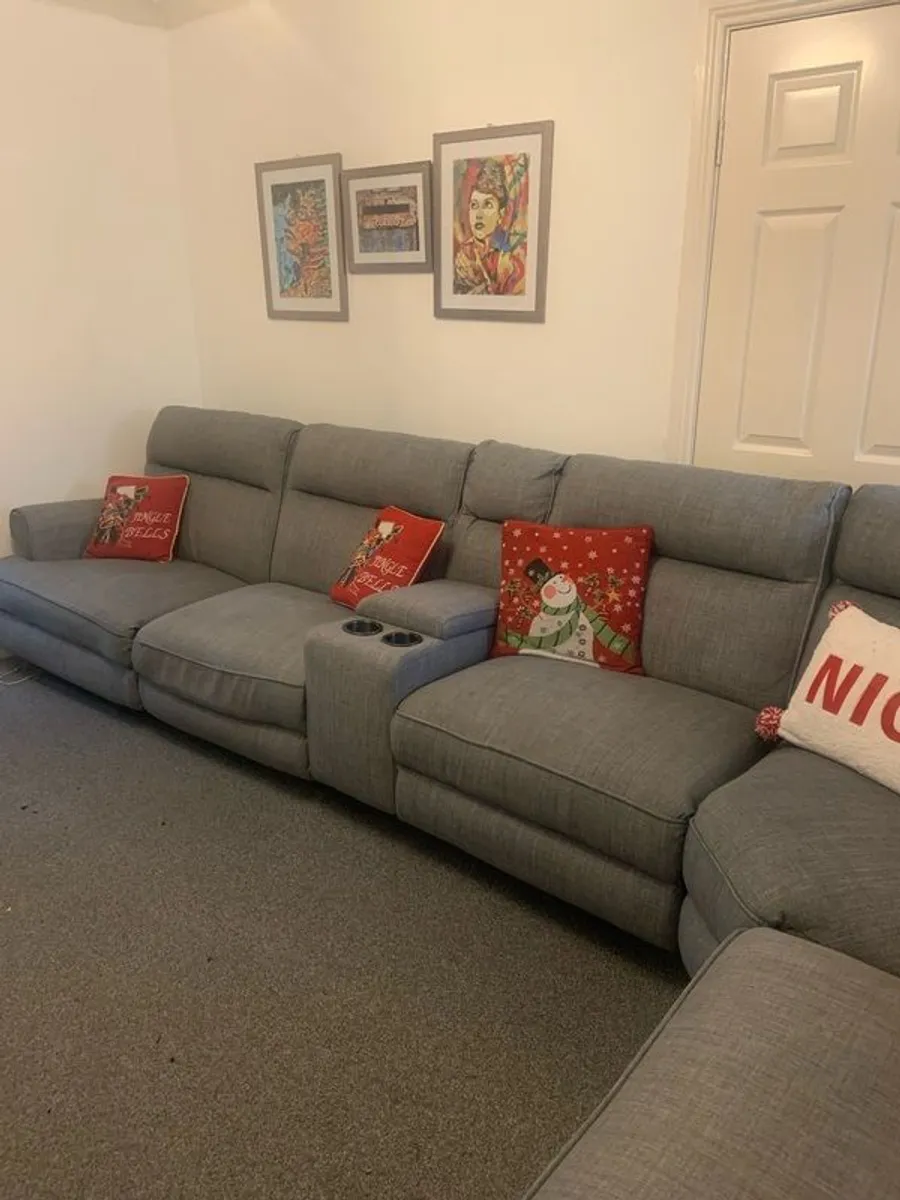 Grey corner suite - Image 1