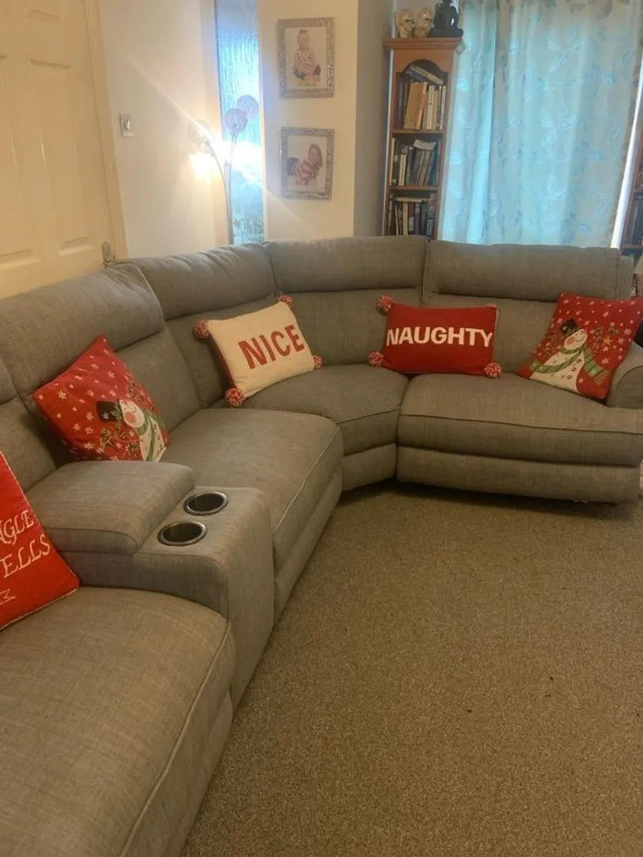 Grey corner suite - Image 2