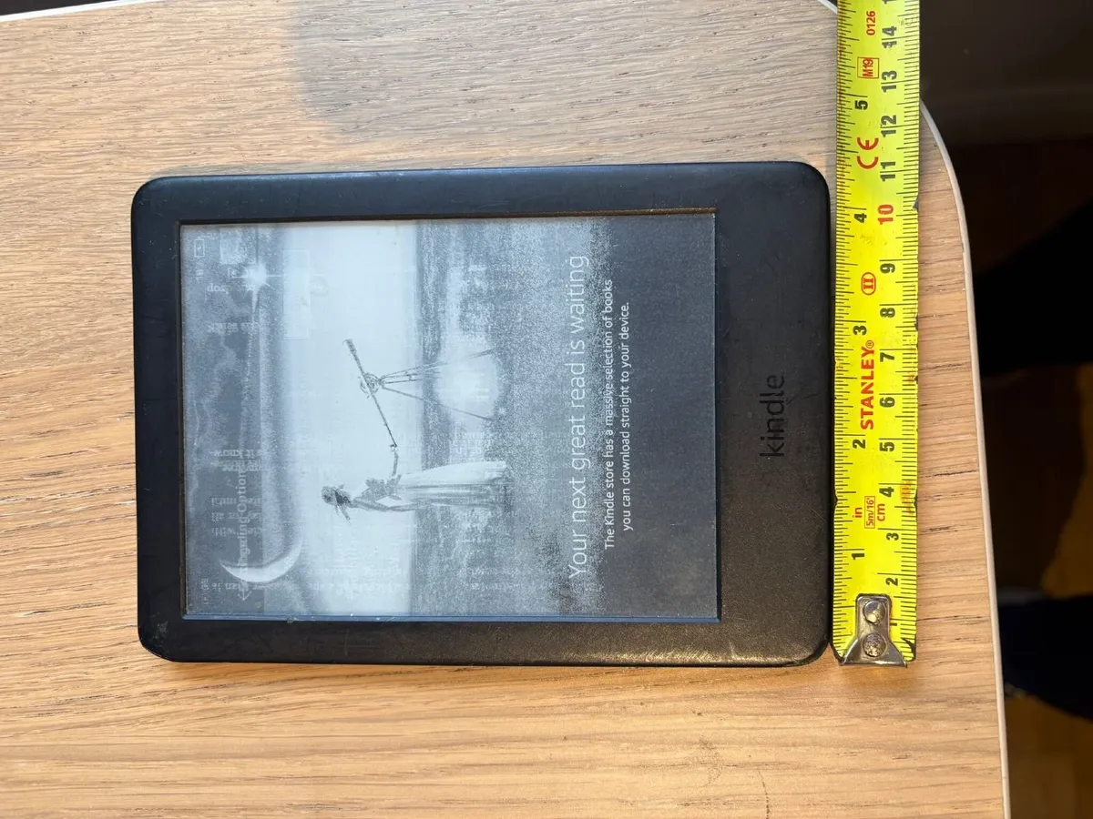 Amazon Kindle 10th Gen 6" With Light, Working - Image 2