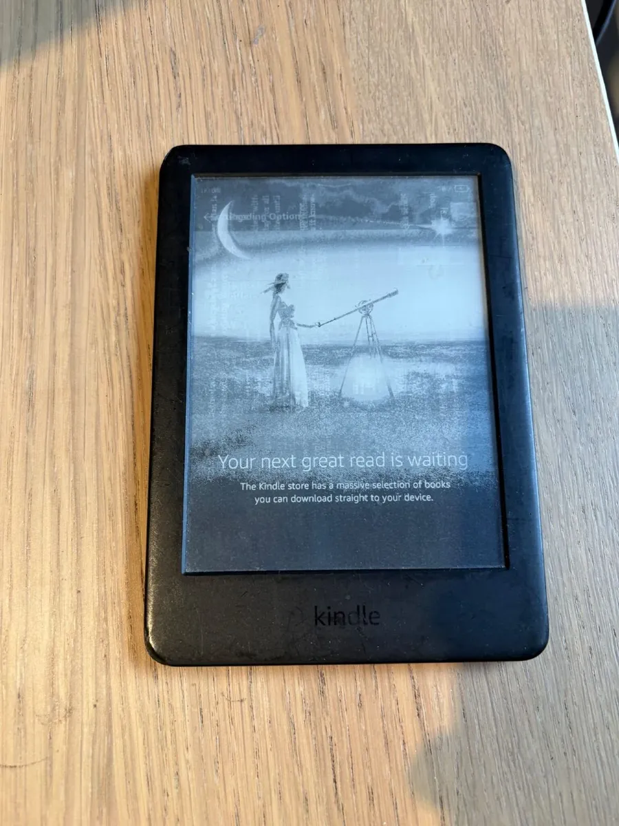 Amazon Kindle 10th Gen 6" With Light, Working - Image 3